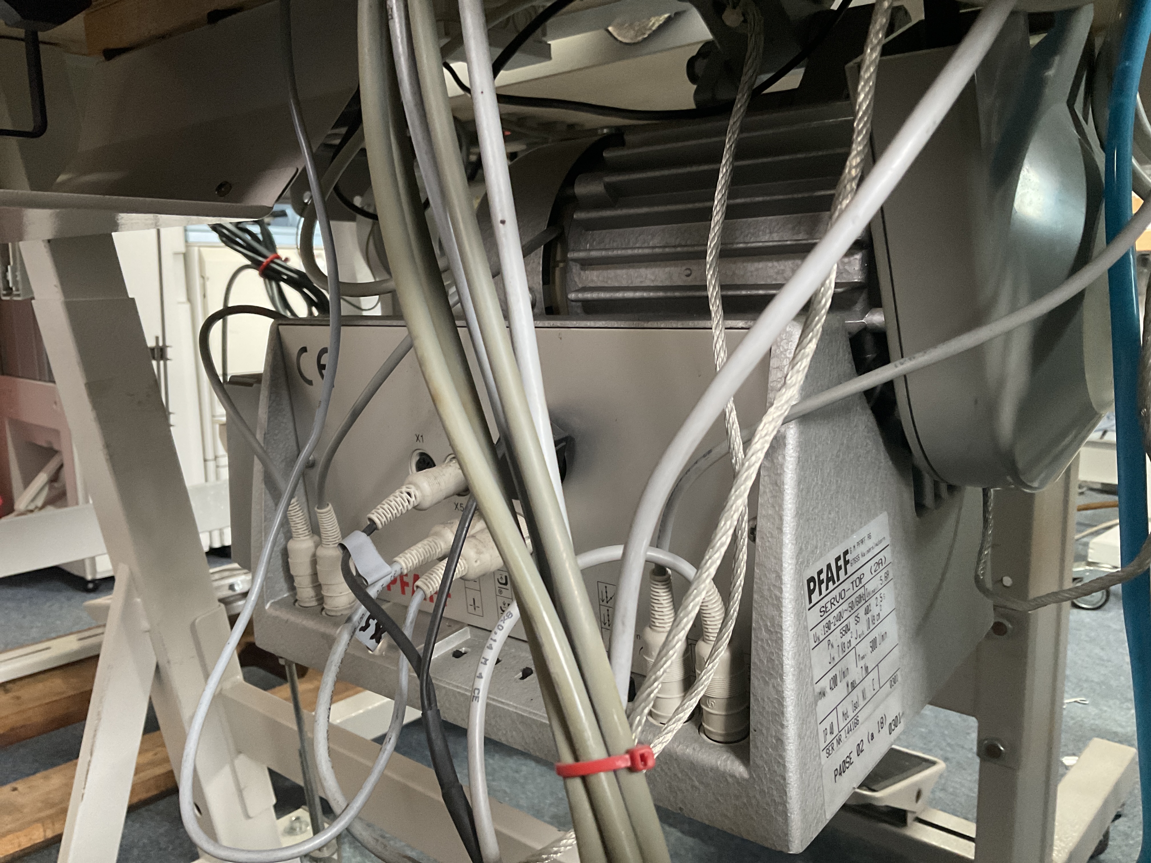 Gebrauchte Pfaff 1295-6/01-900/56-911/97 CLPMN