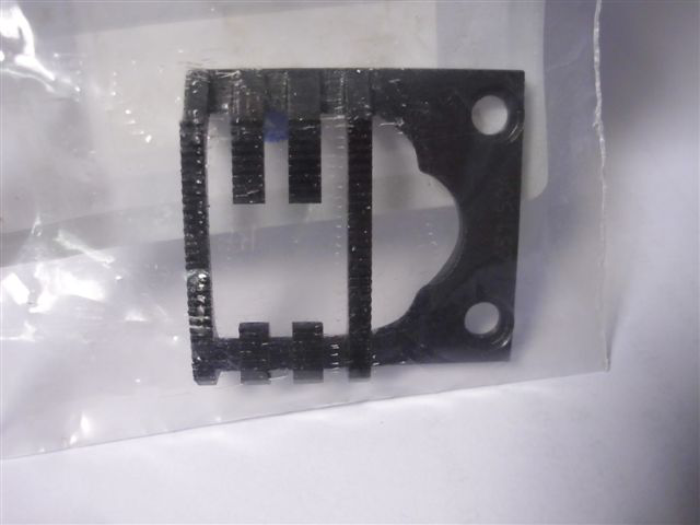 S080 651504 - FEED DOG